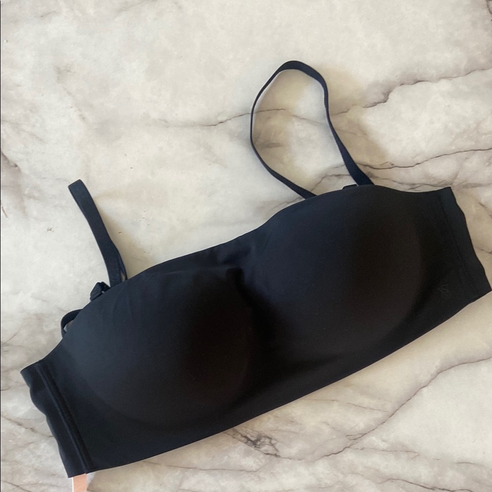 Victoria’s Secret Black Strapless Convertible Bra 34 D